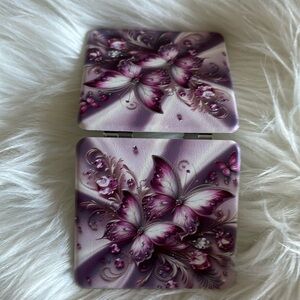 Brand new compact mirror